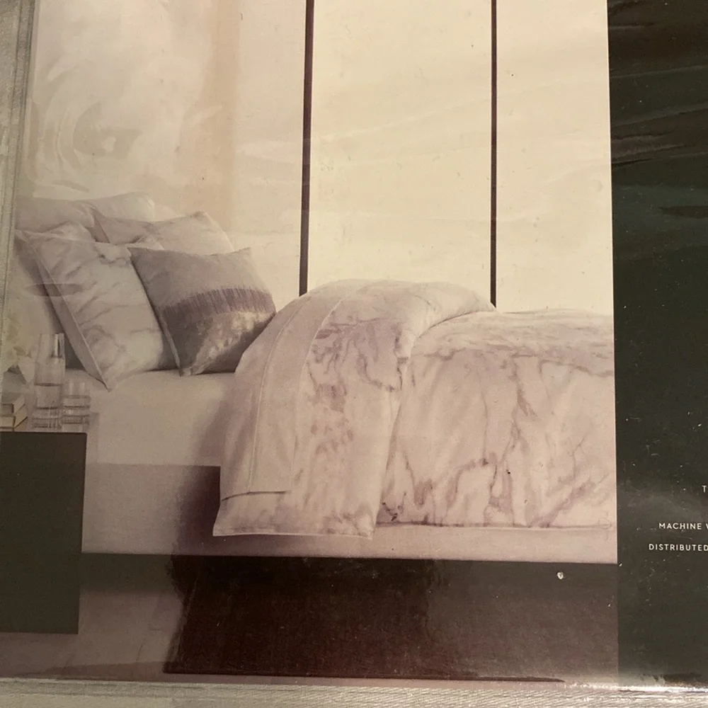 New Vera Wang Marble Duvet Set